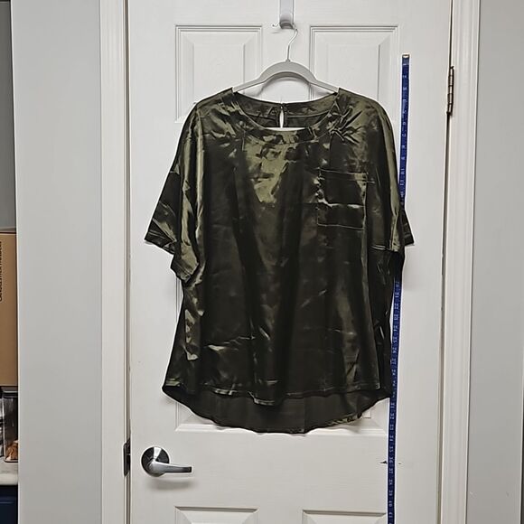 Silk pajamas - Picture 2 of 6